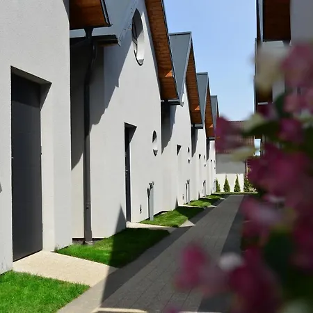 Jastrzebia Marina - Komfortowe Caloroczne Domki Jastrzębia Góra Eksteriør bilde